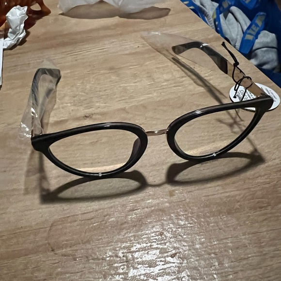QUAY glasses Rumours - Picture 2 of 2
